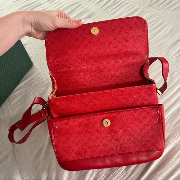 GUCCI Vintage Red Monogram Crossbody Bag with original Box and Dustbag - Picture 9 of 15